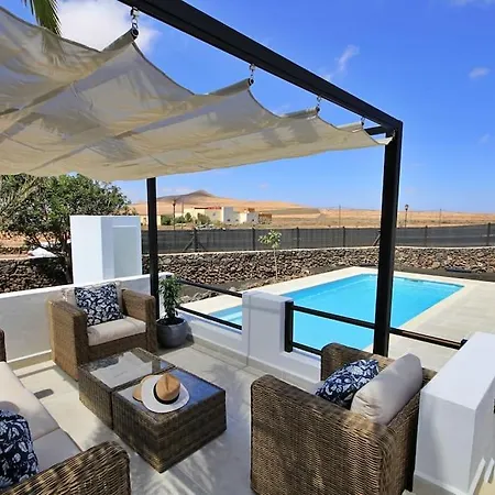 No 2. Stunning 4-bedroom With Large Pool *