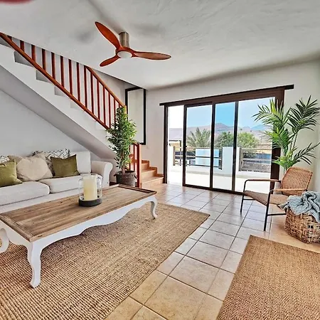 No 2. Stunning 4-bedroom With Large Pool