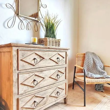 No 2. Stunning 4-bedroom With Large Pool *