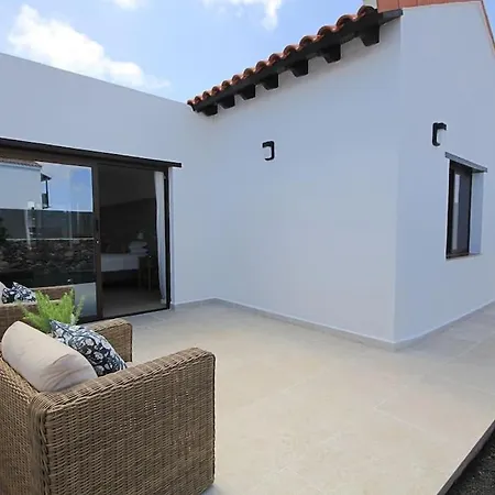 No 2. Stunning 4-bedroom With Large Pool * La Oliva