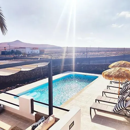 No 2. Stunning 4-bedroom With Large Pool Villa La Oliva