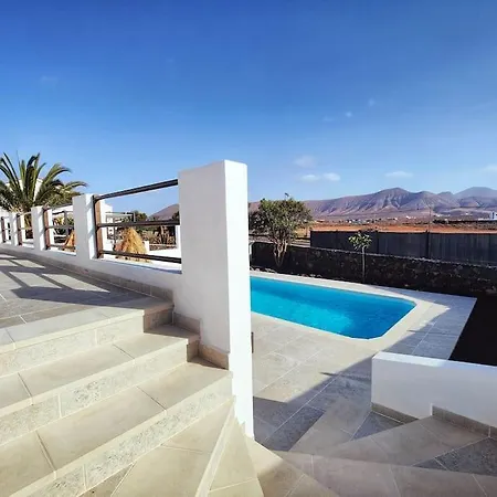No 2. Stunning 4-bedroom With Large Pool Villa La Oliva
