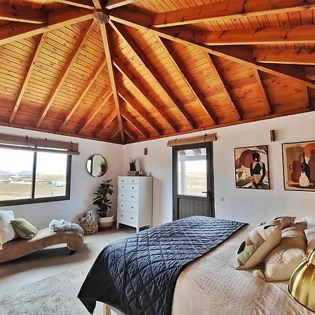 No 2. Stunning 4-bedroom With Large Pool Villa La Oliva