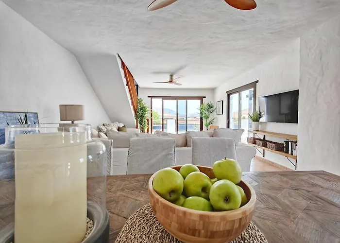 No 2. Stunning 4-bedroom With Large Pool Vila