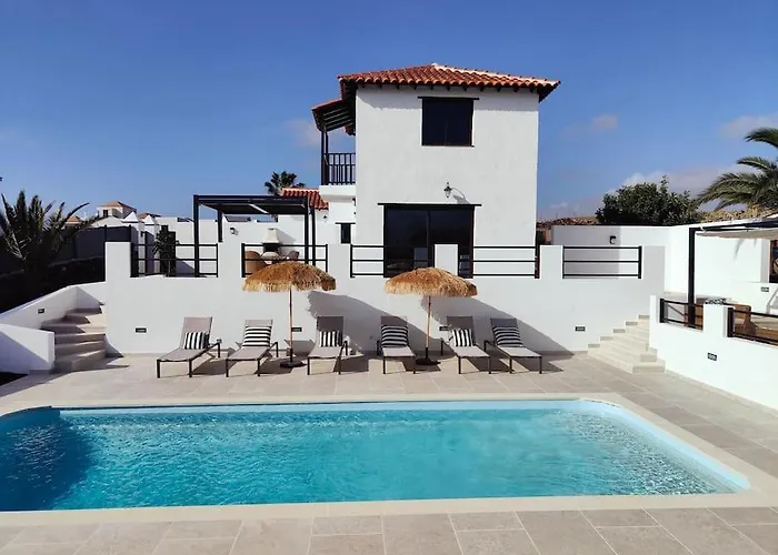 No 2. Stunning 4-bedroom With Large Pool Vila