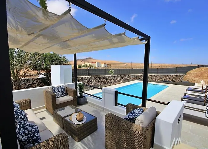 No 2. Stunning 4-bedroom With Large Pool *