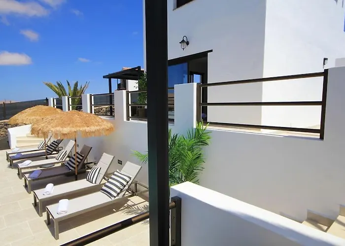 No 2. Stunning 4-bedroom With Large Pool *