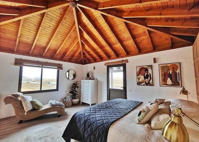 No 2. Stunning 4-bedroom With Large Pool Vila La Oliva