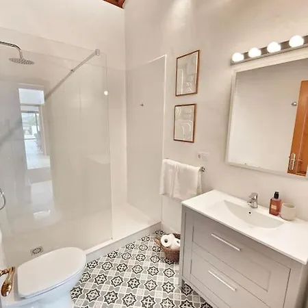 Villa No 2. Stunning 4-bedroom With Large Pool *