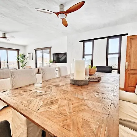 No 2. Stunning 4-bedroom With Large Pool