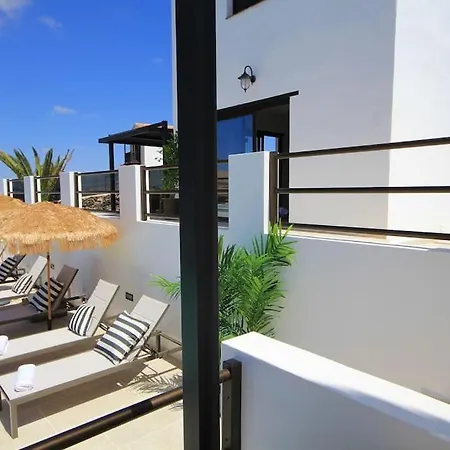 No 2. Stunning 4-bedroom With Large Pool *