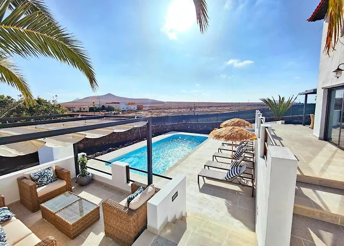 No 2. Stunning 4-bedroom With Large Pool * 拉·奥利瓦