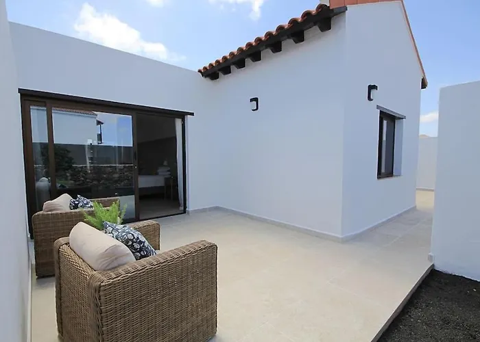 No 2. Stunning 4-bedroom With Large Pool * 拉·奥利瓦