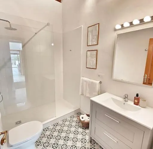 Villa No 2. Stunning 4-bedroom With Large Pool *