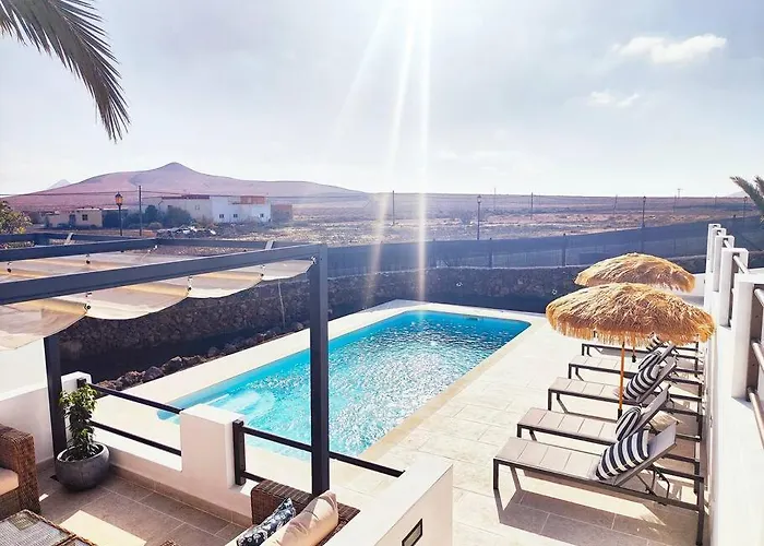 No 2. Stunning 4-bedroom With Large Pool Villa La Oliva