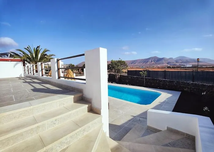 No 2. Stunning 4-bedroom With Large Pool Villa La Oliva