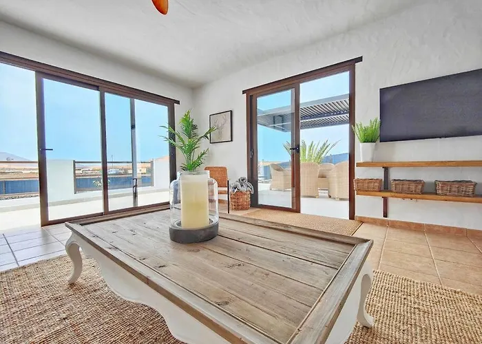 别墅 No 2. Stunning 4-bedroom With Large Pool *