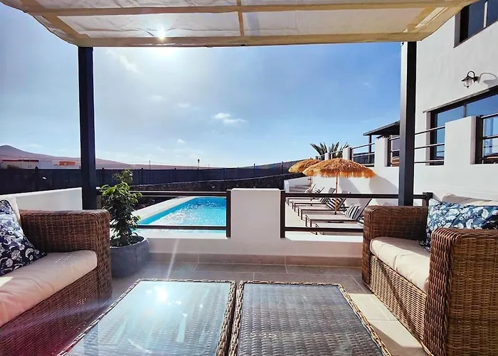 No 2. Stunning 4-bedroom With Large Pool 别墅 拉·奥利瓦